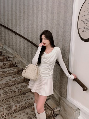 ByYou冬季新款气质白色毛呢半身裙显瘦高腰百褶裙百搭遮肉a字短裙