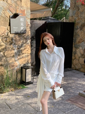 ByYou 夏季新款气质缎面白色衬衫连衣裙收腰不规则包臀短裙含绑带