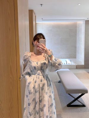 ByYou 夏季新款法式方领泡泡袖蓝色碎花天丝连衣裙长款收腰仙女裙