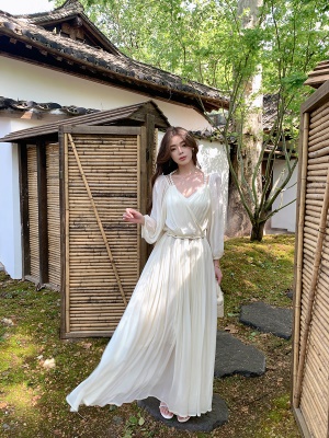 ByYou 夏季新款重工灯笼袖白色挂脖连衣裙垂坠感百褶大摆a字长裙