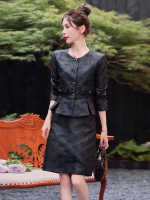 高级职业宴会套装裙女2025新款秋季流行气质奢华刺绣小香风两件套
