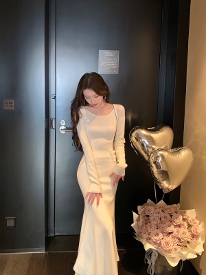 ByYou 秋冬新款气质白色包臀鱼尾裙内搭针织连衣裙长款打底毛衣裙