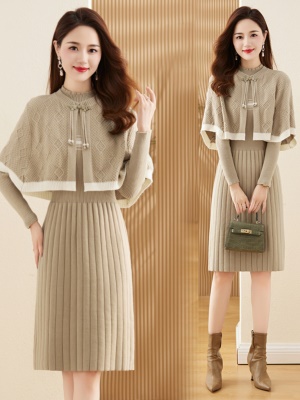 流行小香风套装女春2025新中式订婚红色喜庆针织连衣裙斗篷两件套