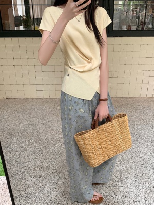 韩系不规则交叉t恤套装女2025夏季新款休闲百搭碎花阔腿裤两件套