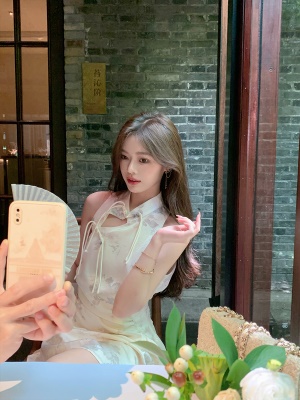 ByYou 夏季新中式国风提花无袖白色缎面连衣裙收腰显瘦包臀短裙子