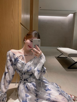 ByYou夏季新款气质法式v领天丝蓝色碎花连衣裙收腰荷叶袖印花长裙