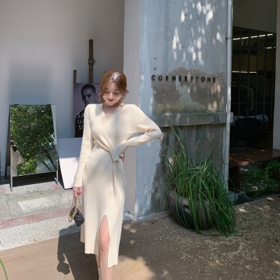 ByYou秋冬新款v领收腰设计感兔绒针织连衣裙女气质名媛开叉中长裙