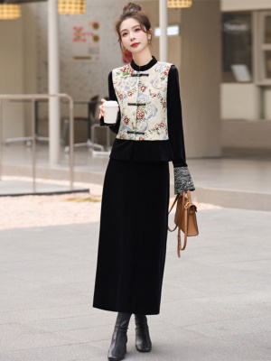 新中式国风套装裙女2025春季新款端庄大气高档丝绒刺绣马甲三件套