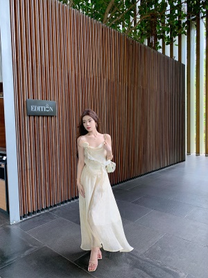 ByYou 夏季新款气质黄色天丝荡领吊带连衣裙收腰仙气印花长款裙子