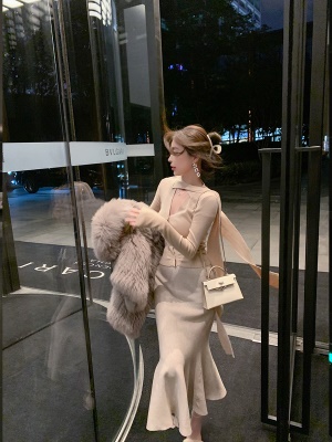 ByYou 春季新款白色高腰针织半身裙女百搭显瘦中长款包臀鱼尾裙子