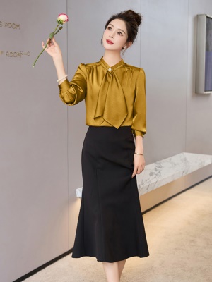 欧货端庄大气轻职场女装套装2025春装新款小香风爆款鱼尾裙两件套