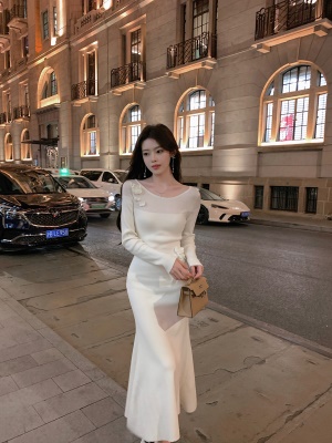 ByYou 秋冬新款气质白色包臀鱼尾裙内搭针织连衣裙长款打底毛衣裙