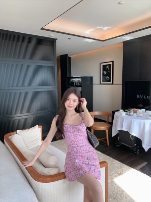 ByYou 秋季新款玫紫色呢子编织吊带连衣裙女气质收腰显瘦短裙子