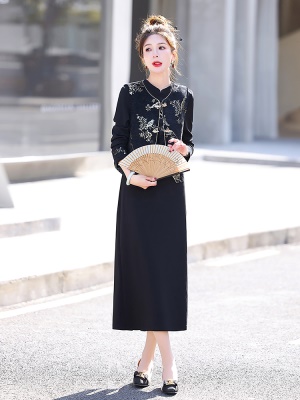 新中式国风套装2025春季新款小香风漂亮刺绣马甲搭配丝绒连衣裙女