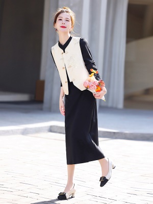 新中式国风套装2025春季新款小香风漂亮刺绣马甲搭配丝绒连衣裙女