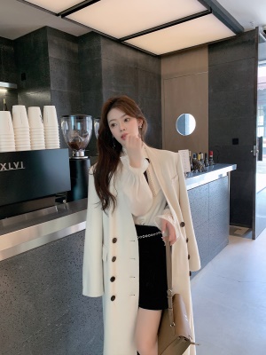 ByYou冬季赫本风加厚丝绒黑色半身裙短款高腰百褶裙遮跨显瘦a字裙