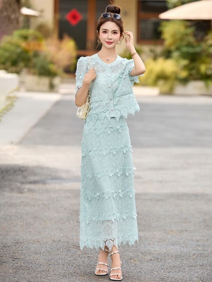 欧货蕾丝绣花套装女夏2025新款时尚高级感独特漂亮超火小香两件套