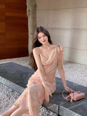 ByYou 夏季新款度假风荡领雪纺吊带连衣裙长款印花收腰包臀裙长裙