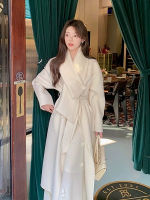 ByYou 全手工花朵羊毛白色v领针织连衣裙长款收腰加厚内搭毛衣裙