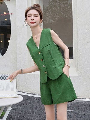 欧货亚麻西装马甲套装女夏2025新款休闲巨好看显瘦遮肉短裤三件套