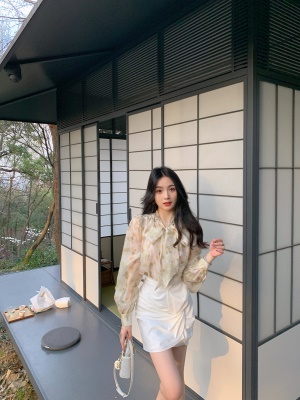 ByYou 夏季白色高腰缎面半身裙女气质百搭设计感扭结包臀裙短裙子