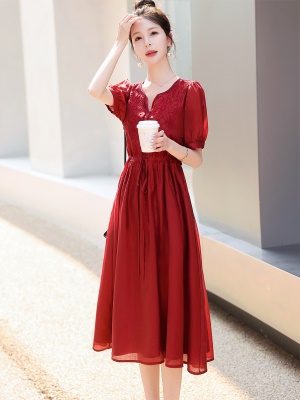 法式高端刺绣连衣裙女夏季2025新款纯色优雅显瘦透气速干天丝裙子