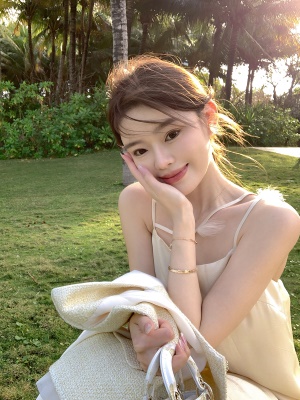 ByYou 夏季新款高级感杏白色醋酸缎面吊带连衣裙长款显瘦内搭裙子