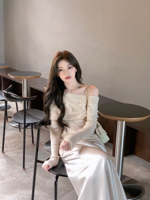 ByYou 2025春季新款高级感香槟色缎面半身裙长款气质高腰包臀裙子