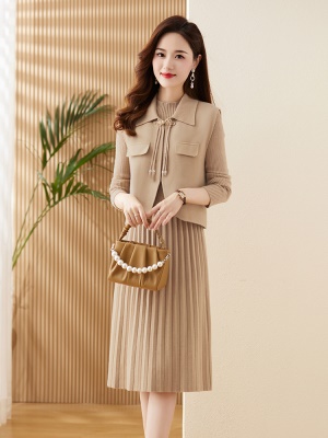 小香风女装订婚套装2025春秋冬新款国风针织红色时尚连衣裙两件套