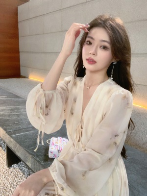 ByYou 夏季新款黄色灯笼袖V领雪纺碎花连衣裙中长款收腰显瘦裙子