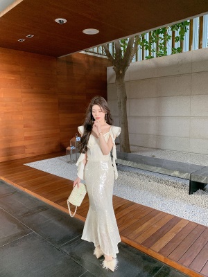 ByYou 夏季新款高级感重工亮片白色鱼尾半身裙长款高腰显瘦包臀裙