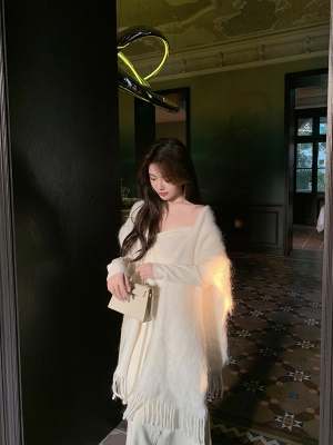 ByYou 秋冬温柔风白色一字肩内搭针织连衣裙长款显瘦收腰包臀裙子