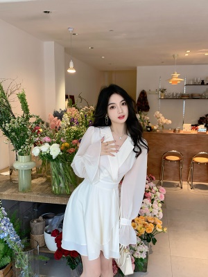 ByYou 夏季高级感御姐白色西装连衣裙女新款高腰显瘦泡泡袖短裙子