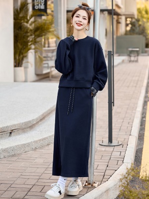 欧洲站时尚运动套装女2025春秋新款超火显瘦减龄卫衣休闲两件套裙