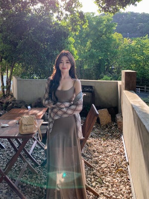 ByYou 夏季新款气质咖色无袖吊带网纱连衣裙内搭收腰包臀肯豆长裙