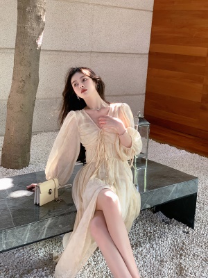 ByYou 夏季新款气质泡泡袖v领印花黄色连衣裙长款两件套 含吊带裙