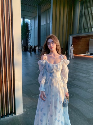 ByYou 夏季新款法式方领泡泡袖蓝色碎花天丝连衣裙长款收腰仙女裙