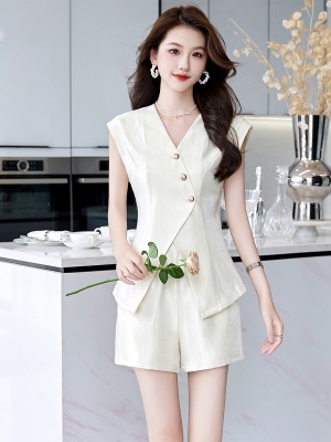 时尚无袖薄西装套装女2025夏装新款小个子显高炸街职业短裤两件套