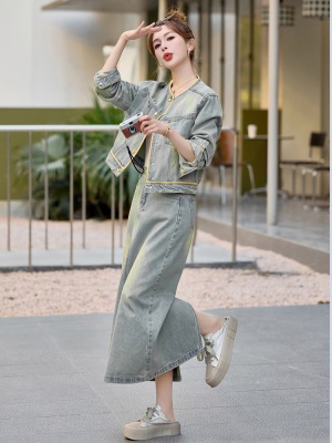 时尚撞色牛仔套装女2025年春装新款超火减龄流行圆领半身裙两件套