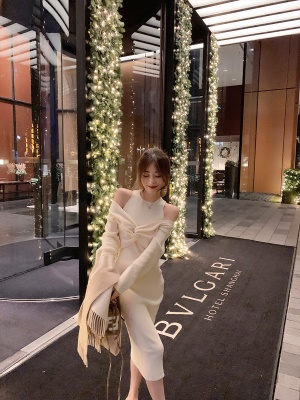 ByYou 冬季红色假两件纯欲挂脖针织连衣裙女收腰显瘦内搭毛衣裙子