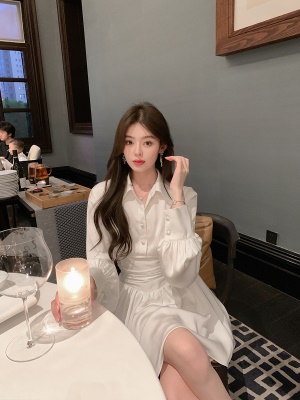 ByYou 秋季新款气质衬衫领高级感白色缎面连衣裙收腰显瘦绸缎短裙