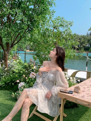 ByYou 夏季新款灯笼袖一字肩白色雪纺碎花连衣裙法式收腰仙女短裙