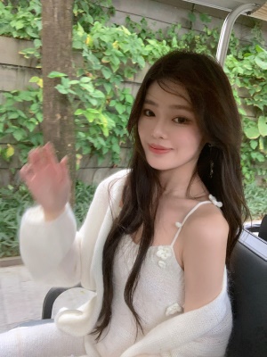 ByYou 2025新款羊毛马海毛白色吊带针织连衣裙长款内搭打底毛衣裙