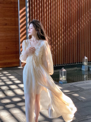 ByYou 夏季新款气质泡泡袖v领印花黄色连衣裙长款两件套 含吊带裙