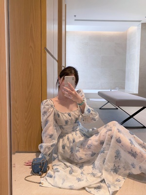 ByYou 夏季新款法式方领泡泡袖蓝色碎花天丝连衣裙长款收腰仙女裙
