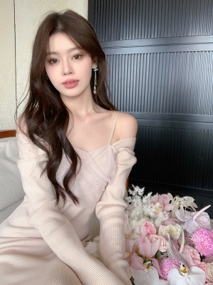 ByYou 秋冬季仙气网纱拼接粉色针织连衣裙中长款收腰显瘦气质裙子