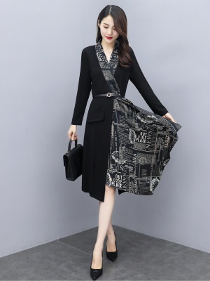 女神范高端连衣裙2025年春秋季新款名媛气质不规则印花拼接针织裙