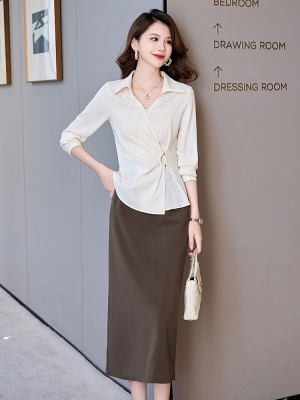 干练气质职业套装女士2025秋季新款衬衫炸街减龄高端半身裙两件套