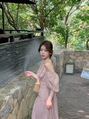 ByYou 夏季气质v领白色吊带连衣裙长款过膝收腰显瘦露肩仙女裙子