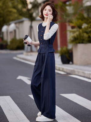 初春穿搭高级感套装女2025春秋新款欧洲站时尚大气马甲长袖三件套